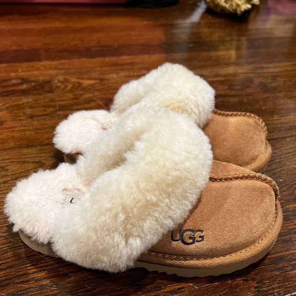 UGG Cozy Scuff Slipper Kids size 10